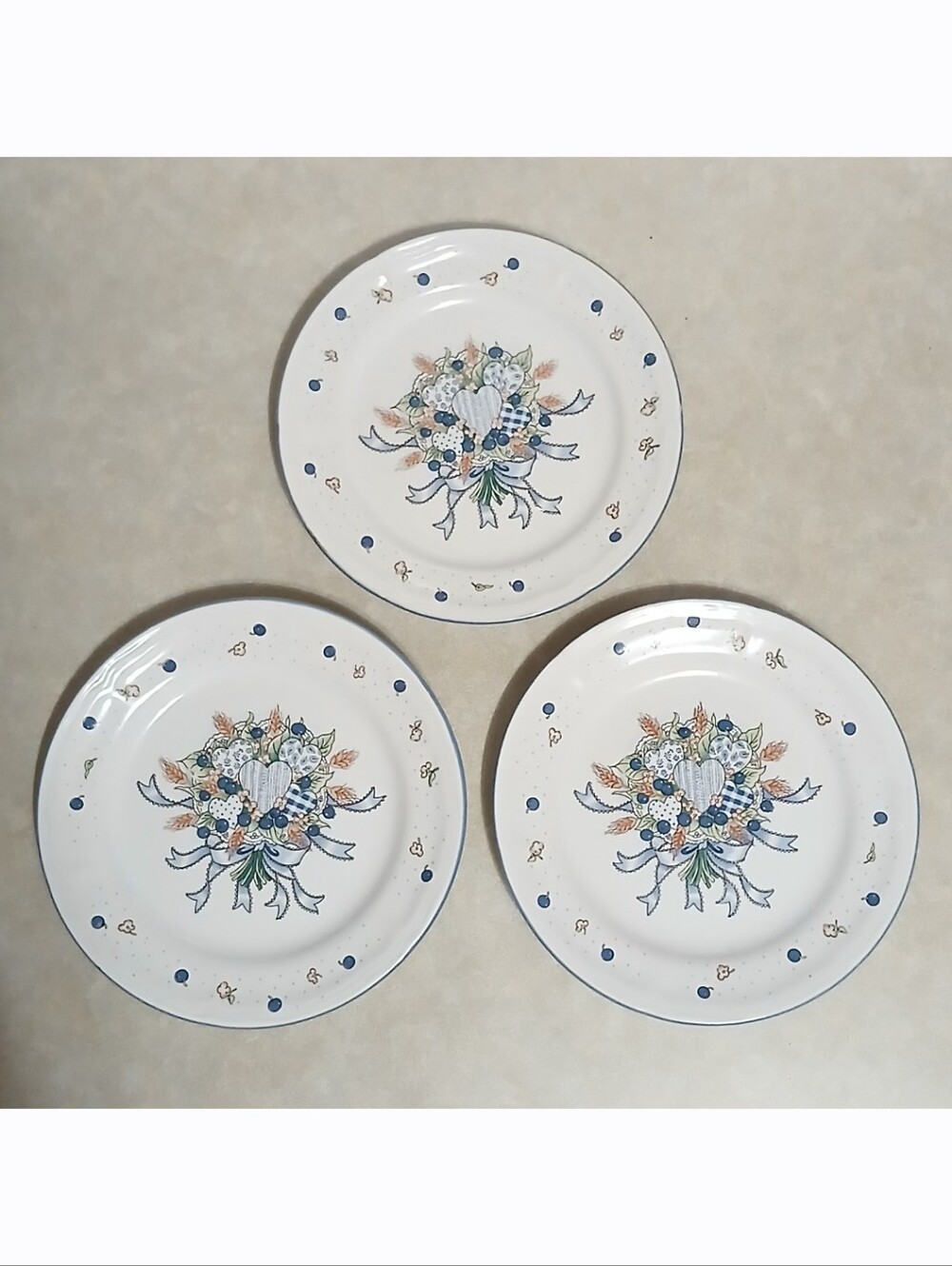 Tabletops Unlimited Lot 3 Blueberry Heart Floral Bow Corragecore Plate Country